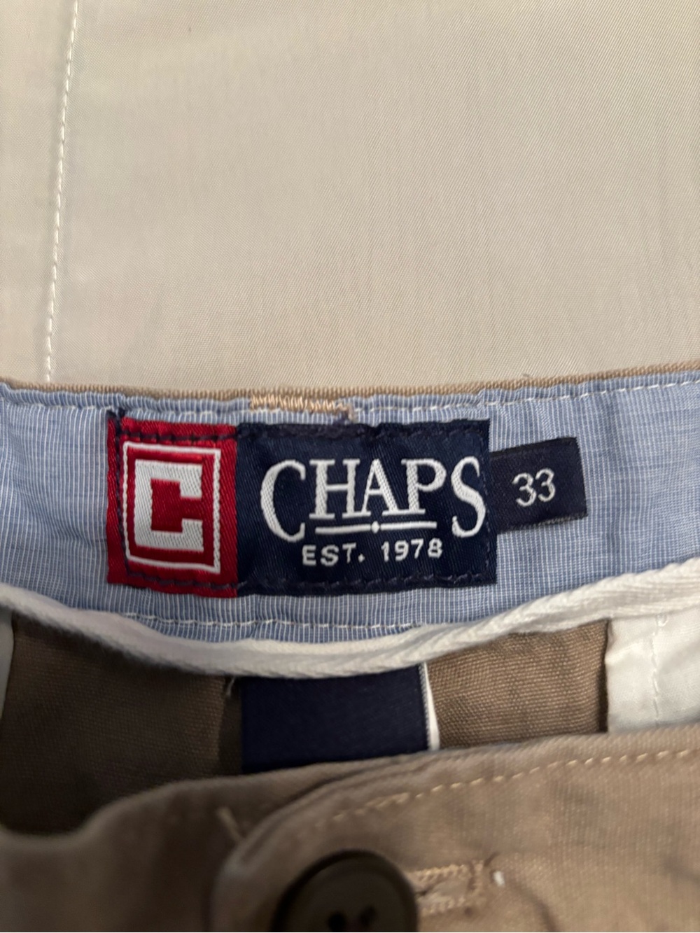 Chaps Men’s Tan Cargo Shorts - Picture 3 of 3